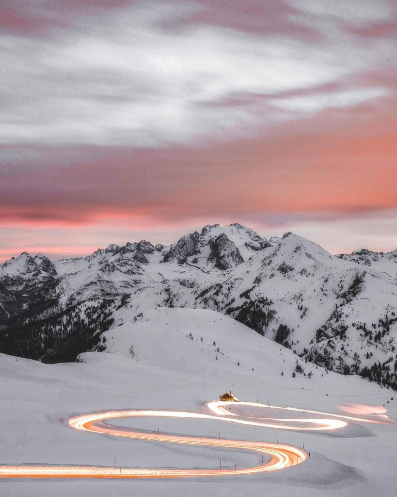 À la découverte des cols mythiques : votre guide du stage de vélo dans les Alpes