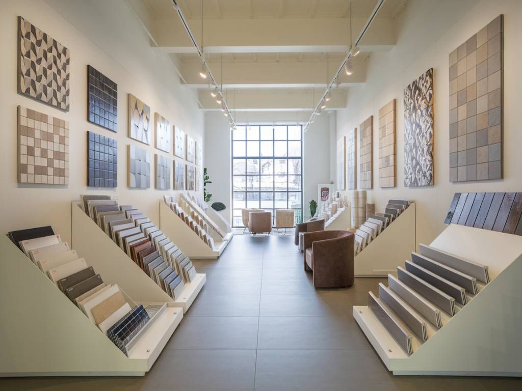 Comment Ain Carrelages révolutionne l'expérience en magasin de carrelage